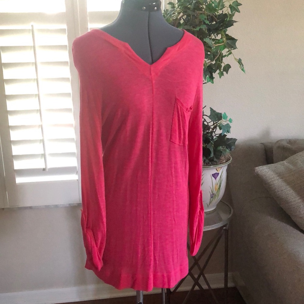 Long sleeve lightweight pullover top with front pocket and V front notch